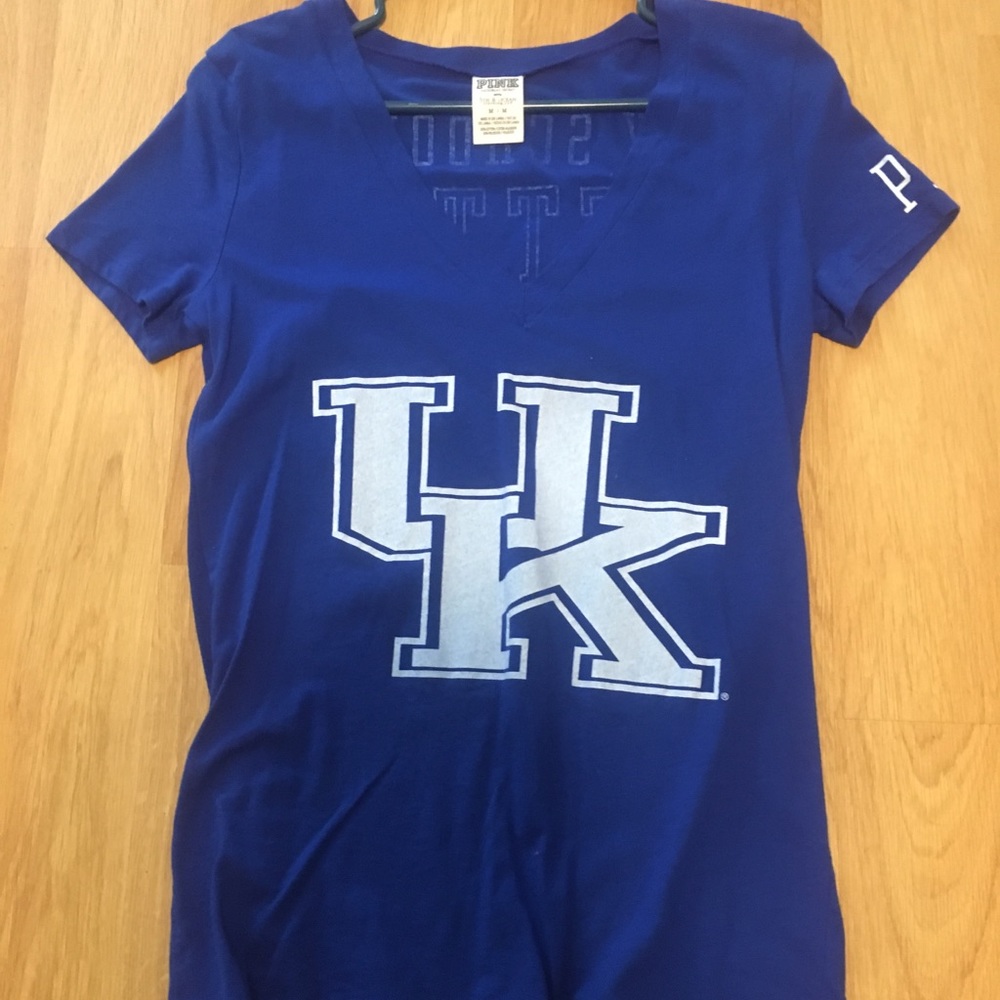 Victoria Secret Pink UK v-neck t-shirt